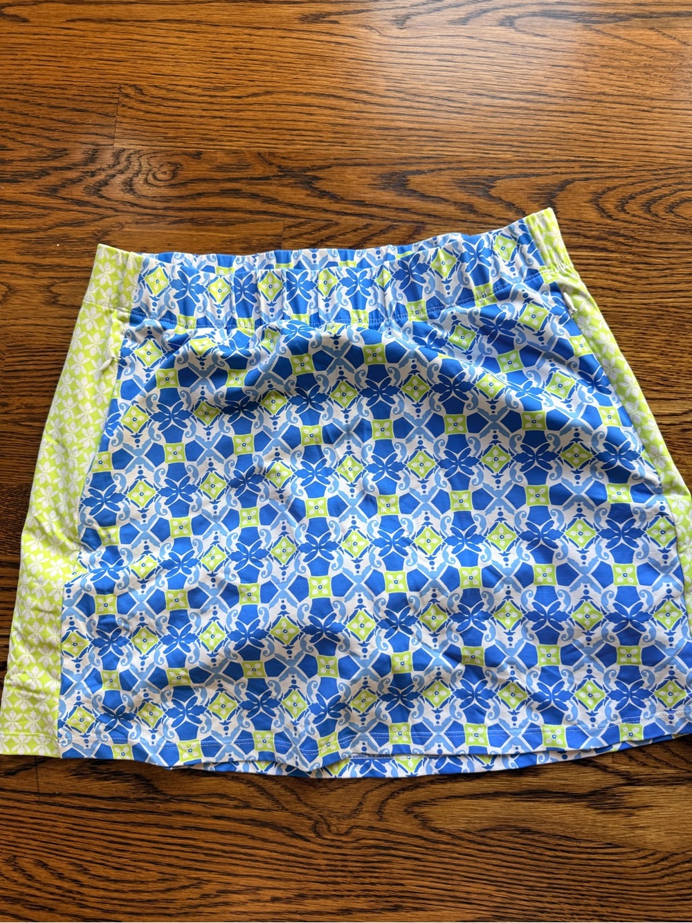 J.McLaughlin Lime Green Blue Skort. Stretch material. EUC Side zip pockets. M - Picture 2 of 11